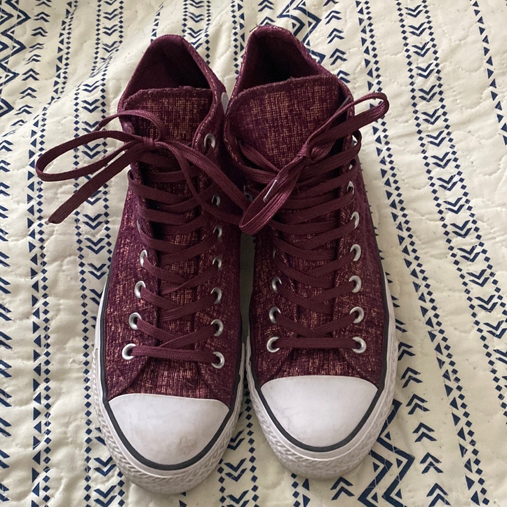 Maroon converse high tops women’s size 9